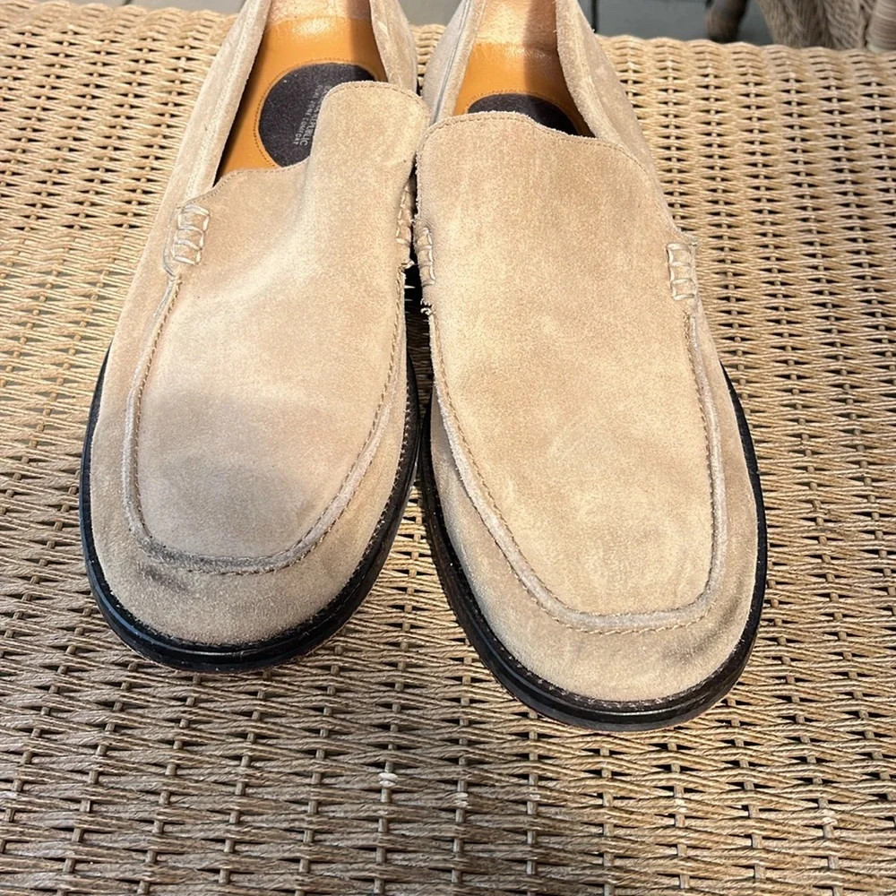 Banana Republic Dual Zone Comfort beige leather loafers size 10